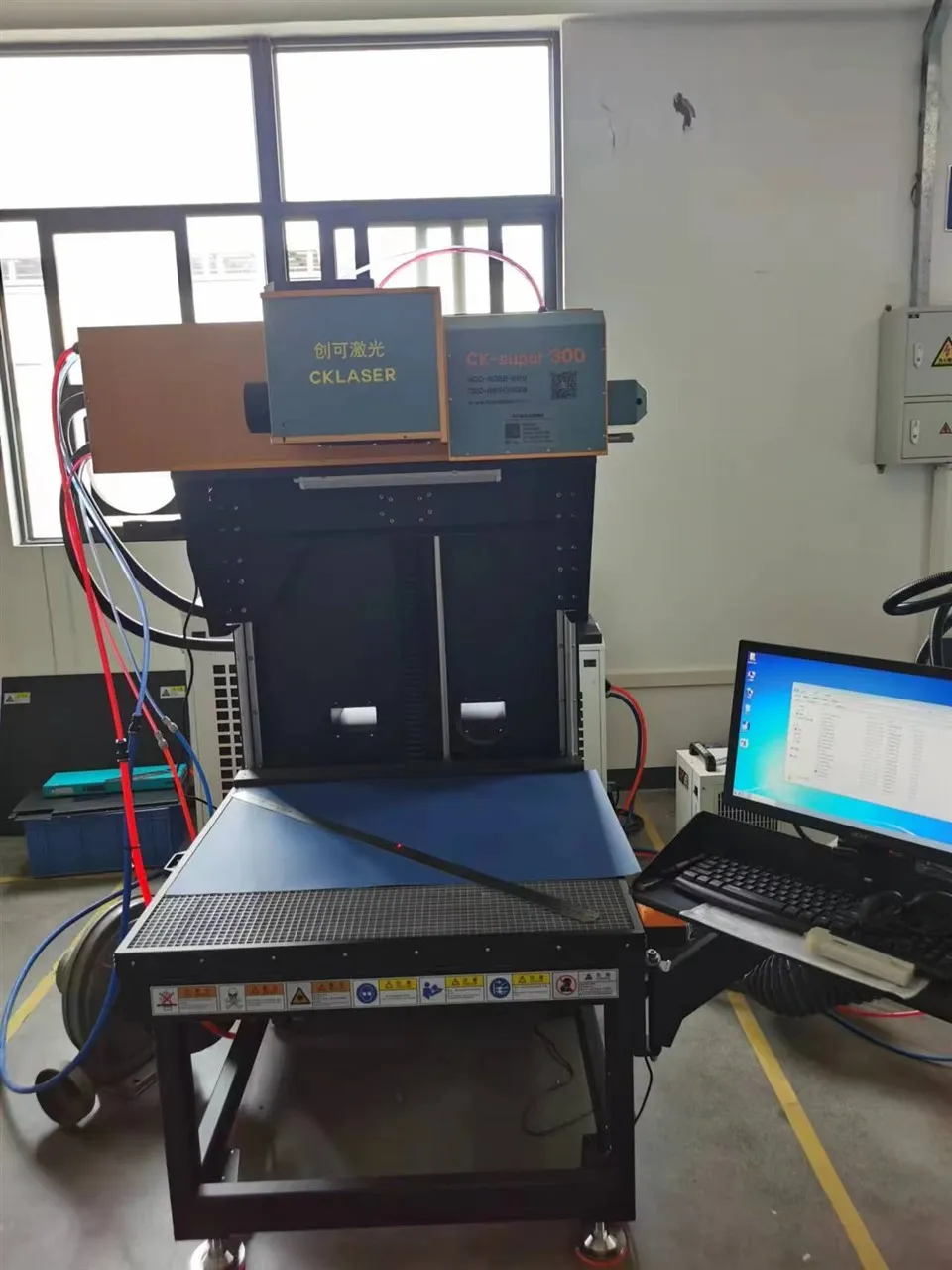 Машина лазерної маркування Cklaser для тепловіддачі виноградної гравіру та різання